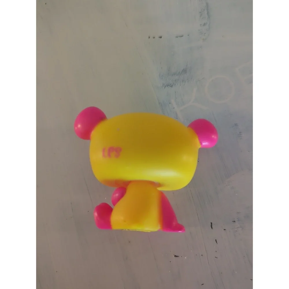 Littlest Pet Shop Lps 205 G7 Black Light Pet Blind Bag Yellow Pink Panda